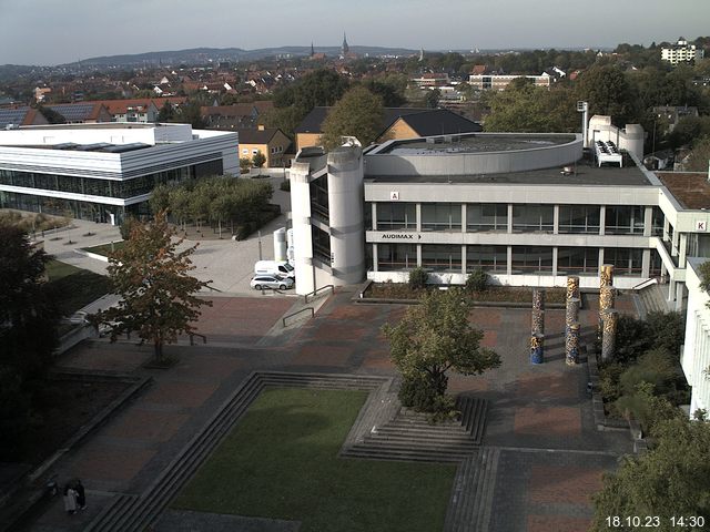 Foto der Webcam: Verwaltungsgebäude, Innenhof mit Audimax, Hörsaal-Gebäude 1