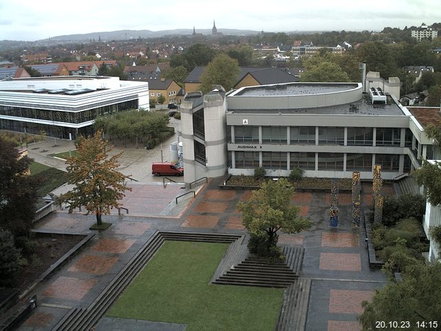 Foto der Webcam: Verwaltungsgebäude, Innenhof mit Audimax, Hörsaal-Gebäude 1