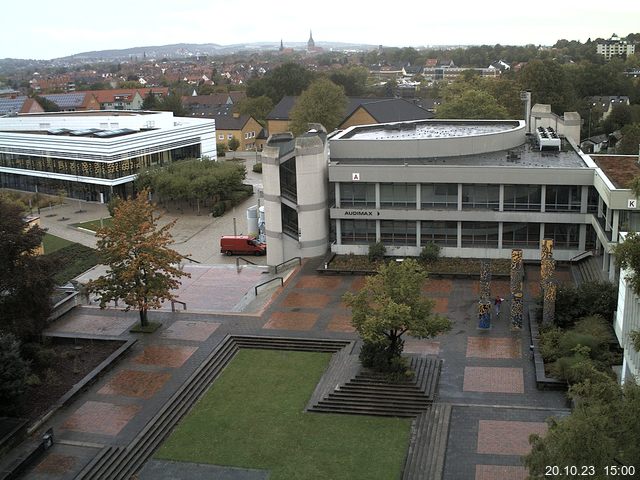 Foto der Webcam: Verwaltungsgebäude, Innenhof mit Audimax, Hörsaal-Gebäude 1