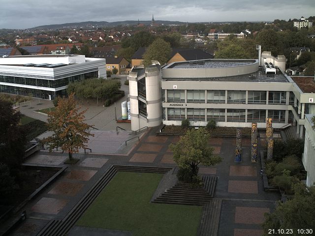 Foto der Webcam: Verwaltungsgebäude, Innenhof mit Audimax, Hörsaal-Gebäude 1