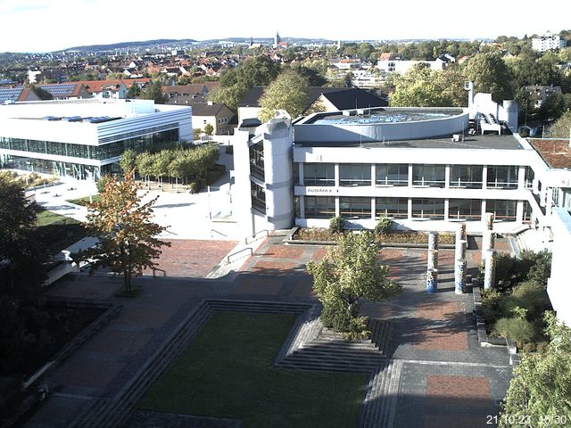 Foto der Webcam: Verwaltungsgebäude, Innenhof mit Audimax, Hörsaal-Gebäude 1