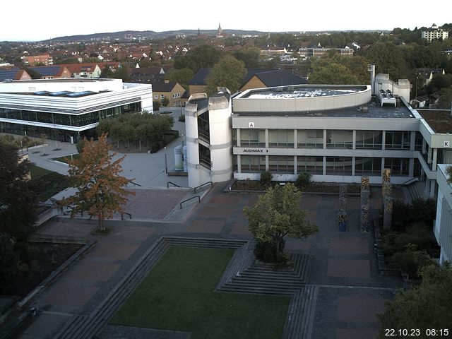 Foto der Webcam: Verwaltungsgebäude, Innenhof mit Audimax, Hörsaal-Gebäude 1