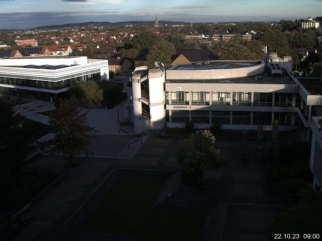 Foto der Webcam: Verwaltungsgebäude, Innenhof mit Audimax, Hörsaal-Gebäude 1