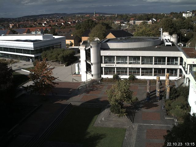 Foto der Webcam: Verwaltungsgebäude, Innenhof mit Audimax, Hörsaal-Gebäude 1