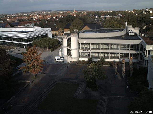 Foto der Webcam: Verwaltungsgebäude, Innenhof mit Audimax, Hörsaal-Gebäude 1