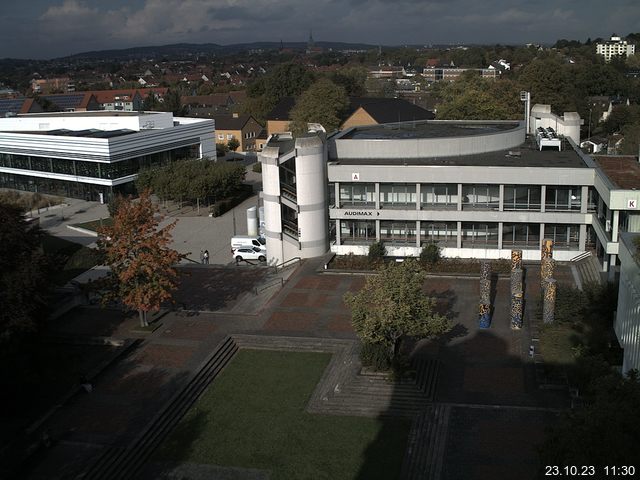 Foto der Webcam: Verwaltungsgebäude, Innenhof mit Audimax, Hörsaal-Gebäude 1