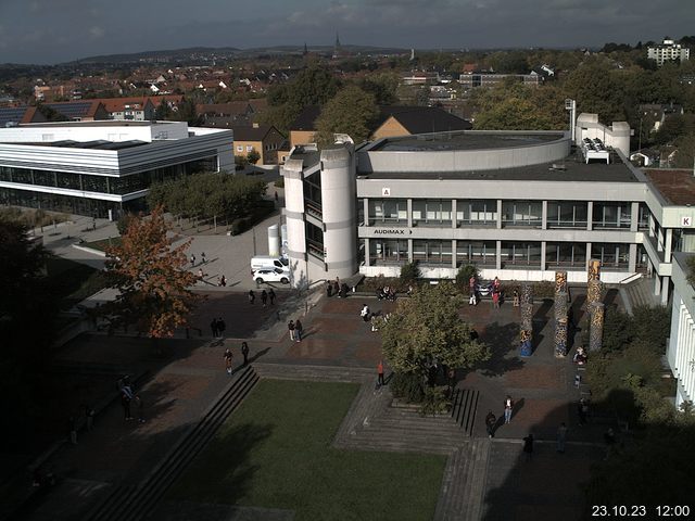 Foto der Webcam: Verwaltungsgebäude, Innenhof mit Audimax, Hörsaal-Gebäude 1