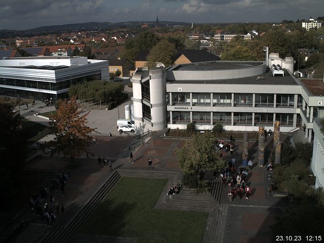 Foto der Webcam: Verwaltungsgebäude, Innenhof mit Audimax, Hörsaal-Gebäude 1