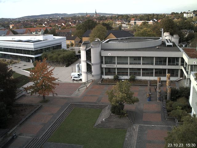 Foto der Webcam: Verwaltungsgebäude, Innenhof mit Audimax, Hörsaal-Gebäude 1