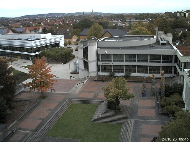 Foto der Webcam: Verwaltungsgebäude, Innenhof mit Audimax, Hörsaal-Gebäude 1