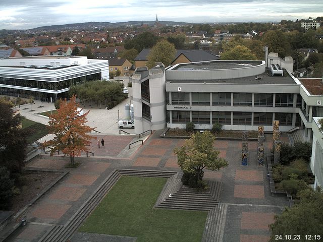 Foto der Webcam: Verwaltungsgebäude, Innenhof mit Audimax, Hörsaal-Gebäude 1