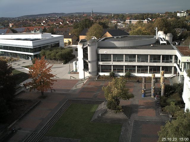 Foto der Webcam: Verwaltungsgebäude, Innenhof mit Audimax, Hörsaal-Gebäude 1