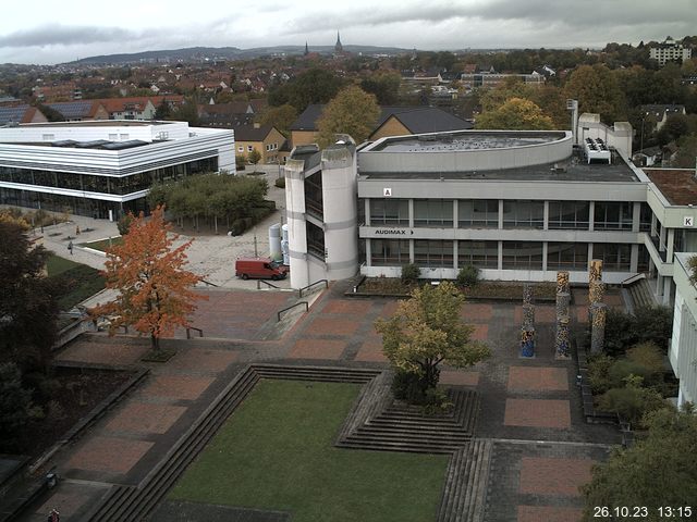 Foto der Webcam: Verwaltungsgebäude, Innenhof mit Audimax, Hörsaal-Gebäude 1