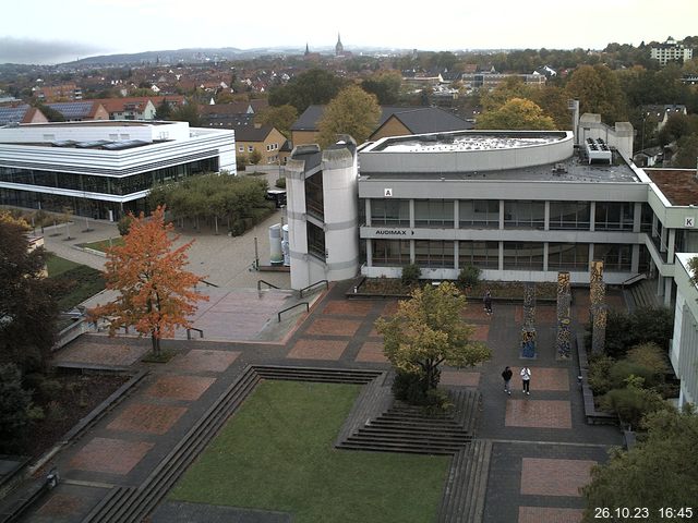 Foto der Webcam: Verwaltungsgebäude, Innenhof mit Audimax, Hörsaal-Gebäude 1