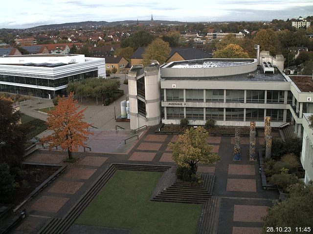 Foto der Webcam: Verwaltungsgebäude, Innenhof mit Audimax, Hörsaal-Gebäude 1