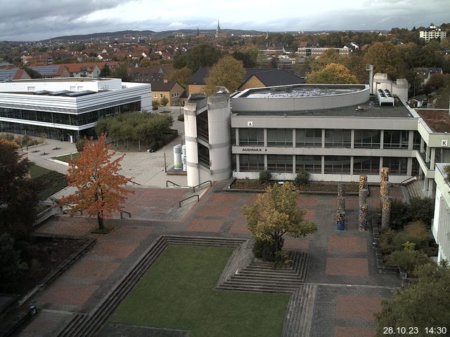 Foto der Webcam: Verwaltungsgebäude, Innenhof mit Audimax, Hörsaal-Gebäude 1