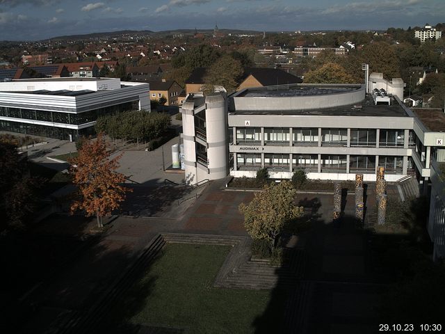 Foto der Webcam: Verwaltungsgebäude, Innenhof mit Audimax, Hörsaal-Gebäude 1