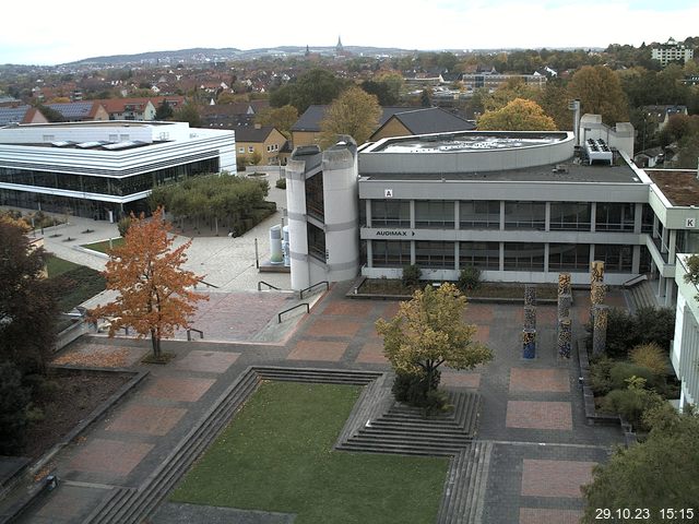 Foto der Webcam: Verwaltungsgebäude, Innenhof mit Audimax, Hörsaal-Gebäude 1