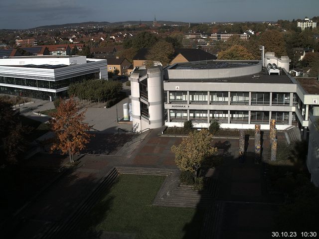 Foto der Webcam: Verwaltungsgebäude, Innenhof mit Audimax, Hörsaal-Gebäude 1