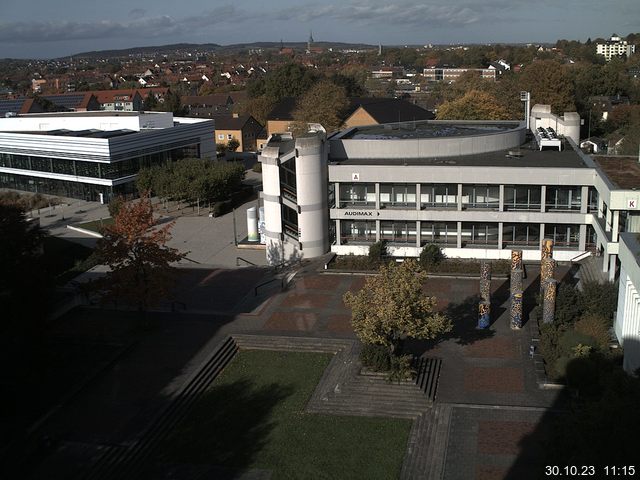 Foto der Webcam: Verwaltungsgebäude, Innenhof mit Audimax, Hörsaal-Gebäude 1