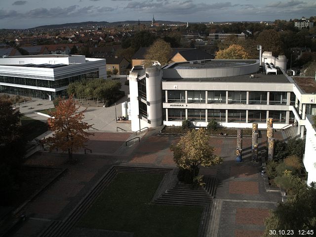 Foto der Webcam: Verwaltungsgebäude, Innenhof mit Audimax, Hörsaal-Gebäude 1