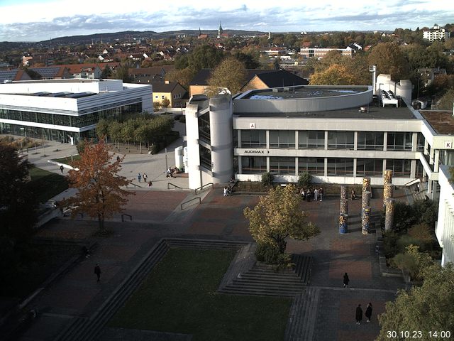 Foto der Webcam: Verwaltungsgebäude, Innenhof mit Audimax, Hörsaal-Gebäude 1