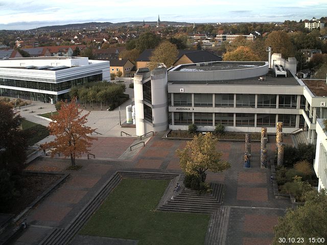 Foto der Webcam: Verwaltungsgebäude, Innenhof mit Audimax, Hörsaal-Gebäude 1