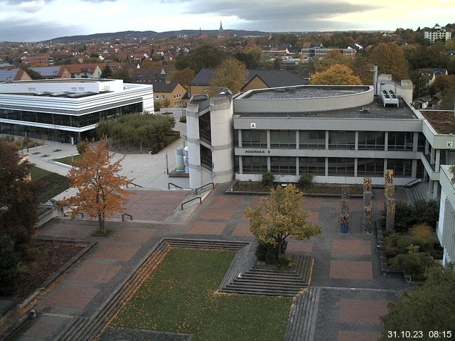 Foto der Webcam: Verwaltungsgebäude, Innenhof mit Audimax, Hörsaal-Gebäude 1