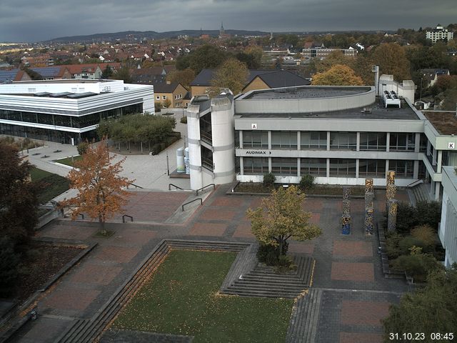 Foto der Webcam: Verwaltungsgebäude, Innenhof mit Audimax, Hörsaal-Gebäude 1