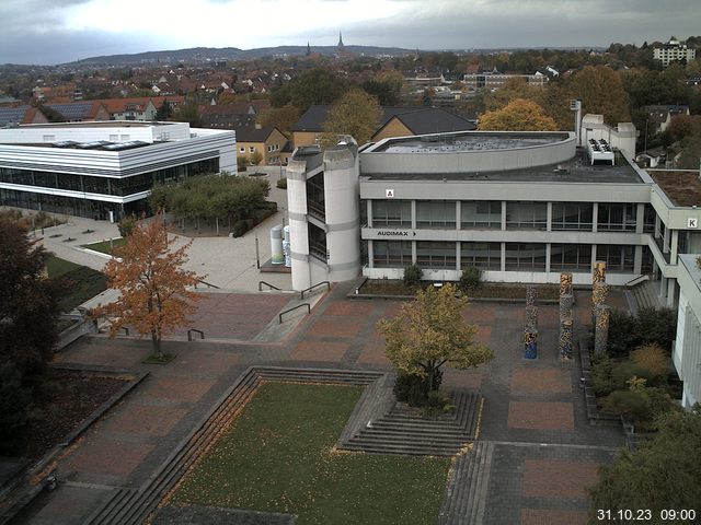 Foto der Webcam: Verwaltungsgebäude, Innenhof mit Audimax, Hörsaal-Gebäude 1