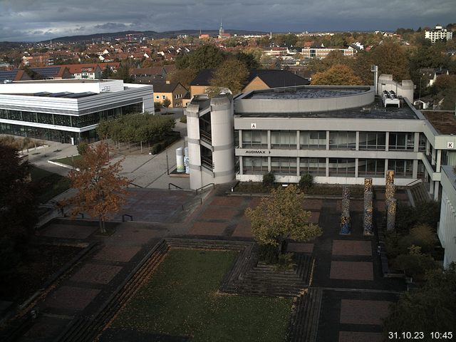 Foto der Webcam: Verwaltungsgebäude, Innenhof mit Audimax, Hörsaal-Gebäude 1