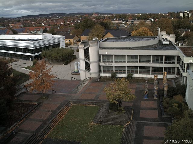 Foto der Webcam: Verwaltungsgebäude, Innenhof mit Audimax, Hörsaal-Gebäude 1