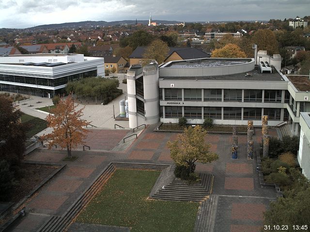 Foto der Webcam: Verwaltungsgebäude, Innenhof mit Audimax, Hörsaal-Gebäude 1