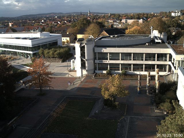 Foto der Webcam: Verwaltungsgebäude, Innenhof mit Audimax, Hörsaal-Gebäude 1