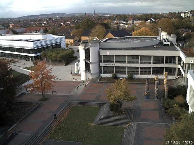 Foto der Webcam: Verwaltungsgebäude, Innenhof mit Audimax, Hörsaal-Gebäude 1