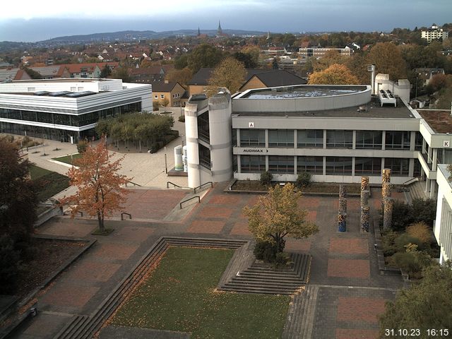 Foto der Webcam: Verwaltungsgebäude, Innenhof mit Audimax, Hörsaal-Gebäude 1