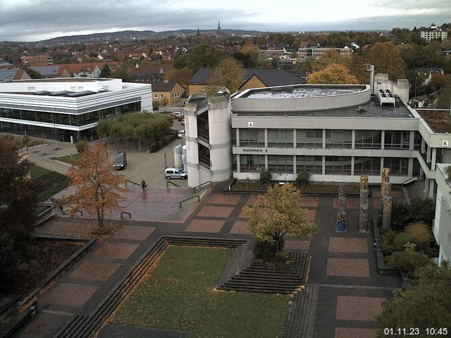 Foto der Webcam: Verwaltungsgebäude, Innenhof mit Audimax, Hörsaal-Gebäude 1