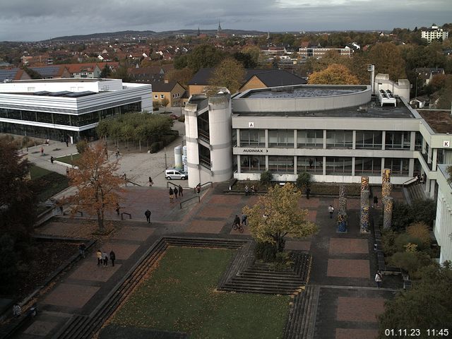 Foto der Webcam: Verwaltungsgebäude, Innenhof mit Audimax, Hörsaal-Gebäude 1