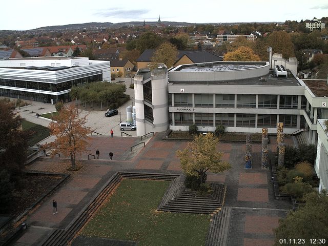 Foto der Webcam: Verwaltungsgebäude, Innenhof mit Audimax, Hörsaal-Gebäude 1