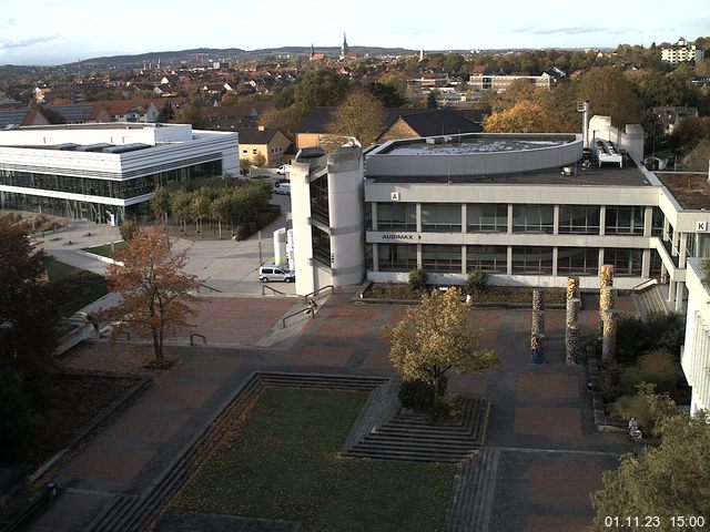 Foto der Webcam: Verwaltungsgebäude, Innenhof mit Audimax, Hörsaal-Gebäude 1