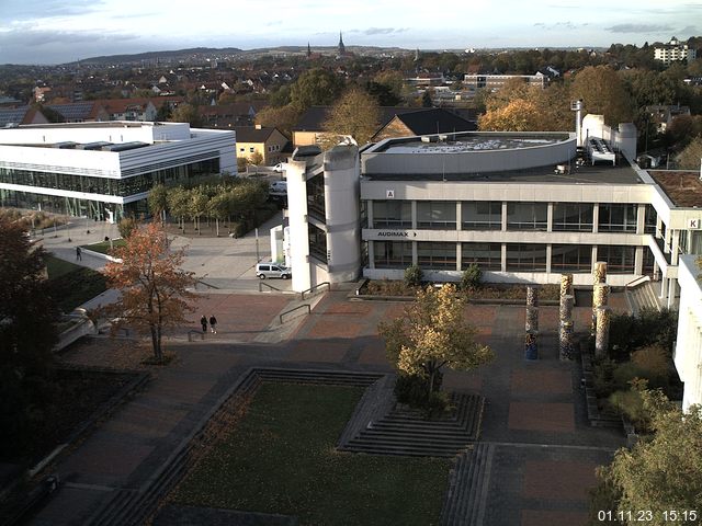 Foto der Webcam: Verwaltungsgebäude, Innenhof mit Audimax, Hörsaal-Gebäude 1