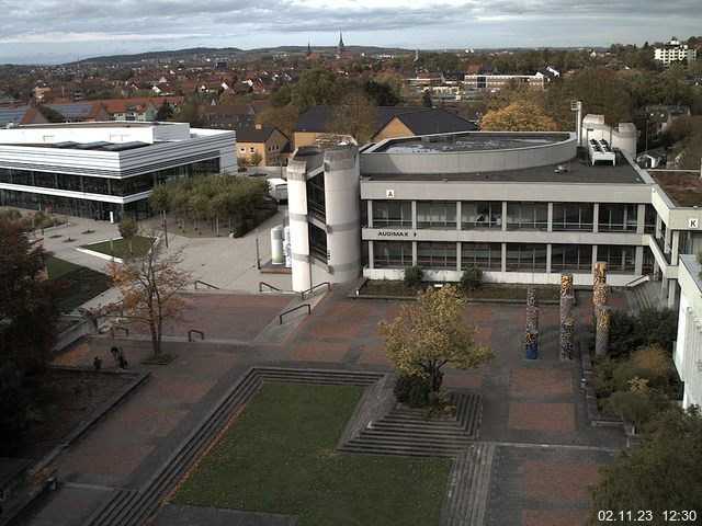 Foto der Webcam: Verwaltungsgebäude, Innenhof mit Audimax, Hörsaal-Gebäude 1