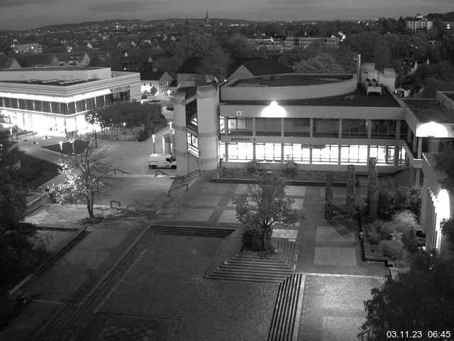 Foto der Webcam: Verwaltungsgebäude, Innenhof mit Audimax, Hörsaal-Gebäude 1