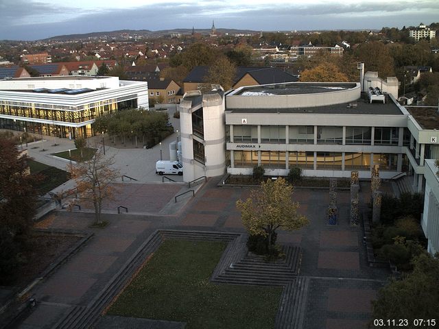 Foto der Webcam: Verwaltungsgebäude, Innenhof mit Audimax, Hörsaal-Gebäude 1