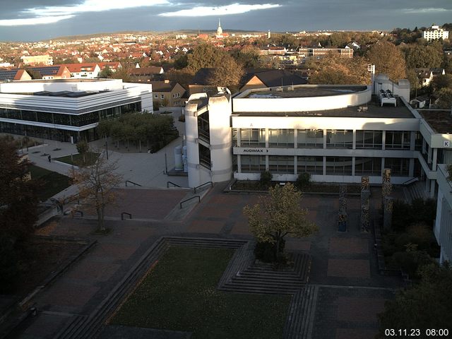 Foto der Webcam: Verwaltungsgebäude, Innenhof mit Audimax, Hörsaal-Gebäude 1