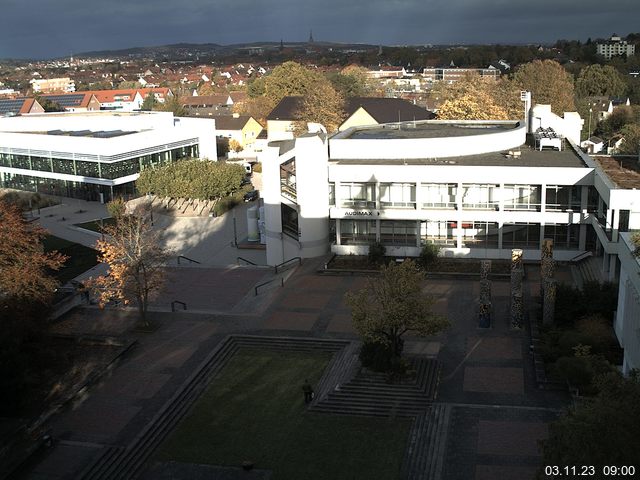 Foto der Webcam: Verwaltungsgebäude, Innenhof mit Audimax, Hörsaal-Gebäude 1