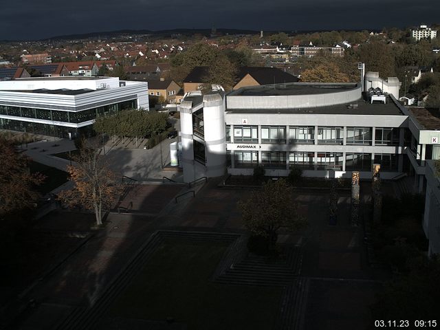 Foto der Webcam: Verwaltungsgebäude, Innenhof mit Audimax, Hörsaal-Gebäude 1