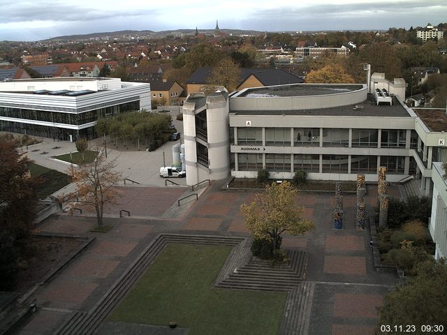 Foto der Webcam: Verwaltungsgebäude, Innenhof mit Audimax, Hörsaal-Gebäude 1