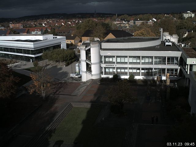 Foto der Webcam: Verwaltungsgebäude, Innenhof mit Audimax, Hörsaal-Gebäude 1