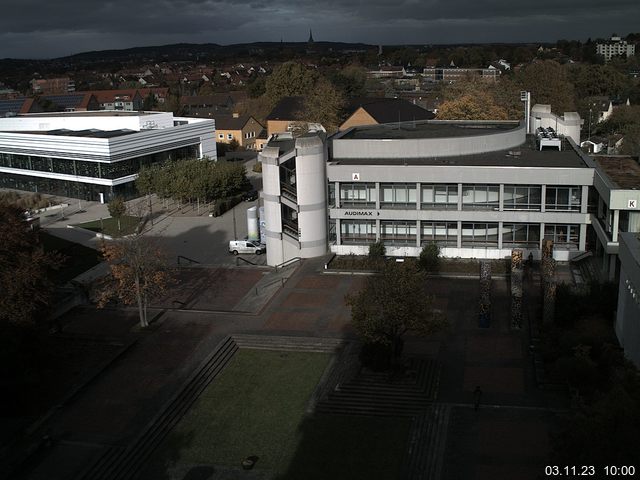 Foto der Webcam: Verwaltungsgebäude, Innenhof mit Audimax, Hörsaal-Gebäude 1